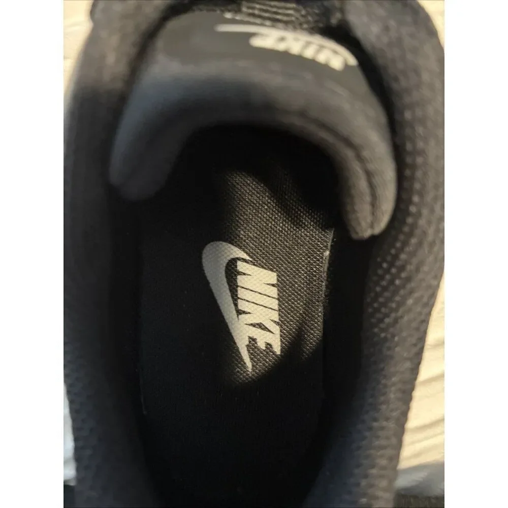 nike air Max Tavis womens 916791-001 Black White sneakers Athletic 7